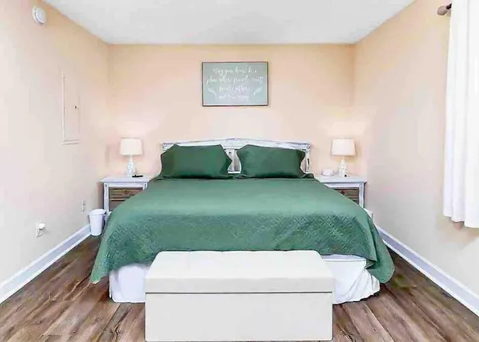 Convenient To Campus And The Square