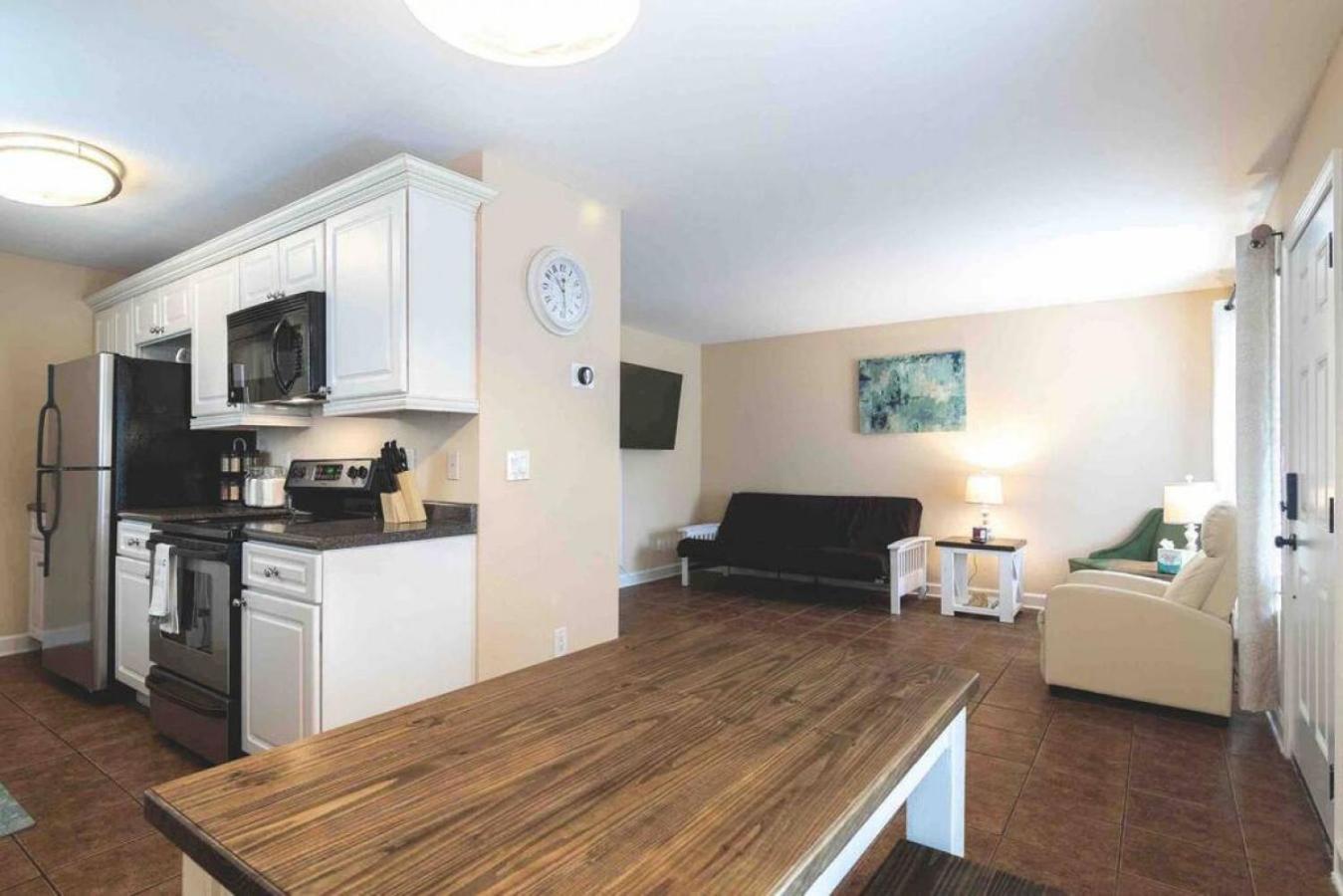 Convenient To Campus And The Square Holiday home